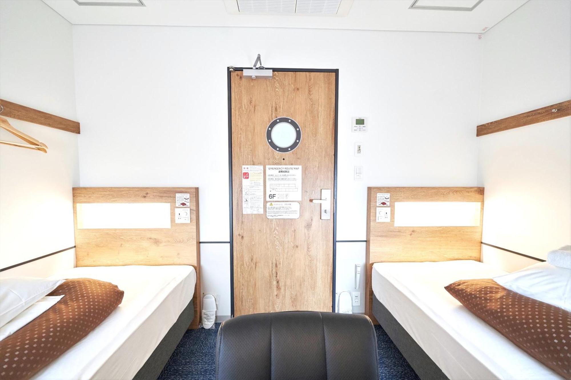 Webase Hakata Hostel Фукуока Стая снимка